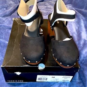 Brand Never Worn Women Clogs